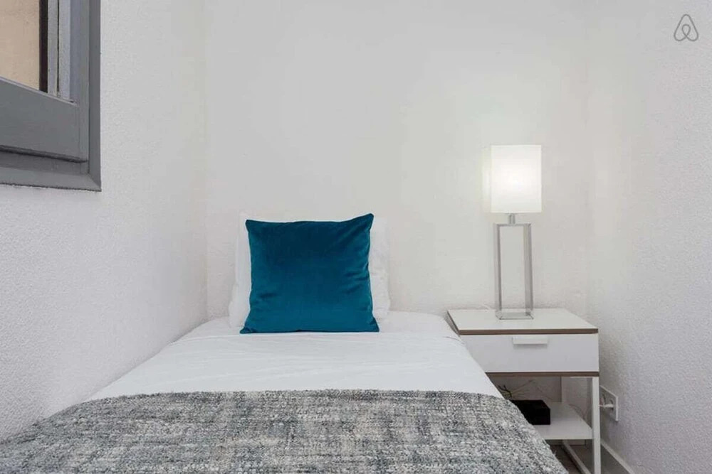 Modern and Charming 3bed Close to Torrassa Metro