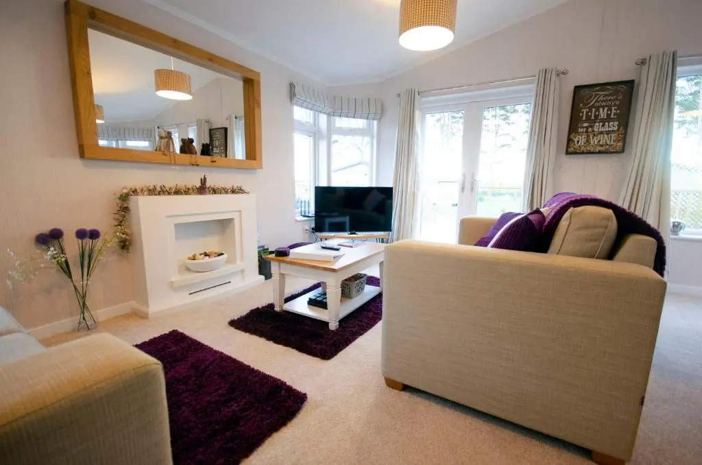 Hollicarrs – Long Lane Lodge