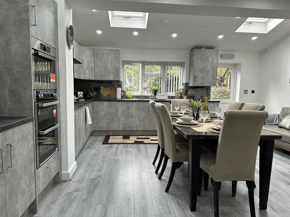 Stunning 4-bed House in Birmingham