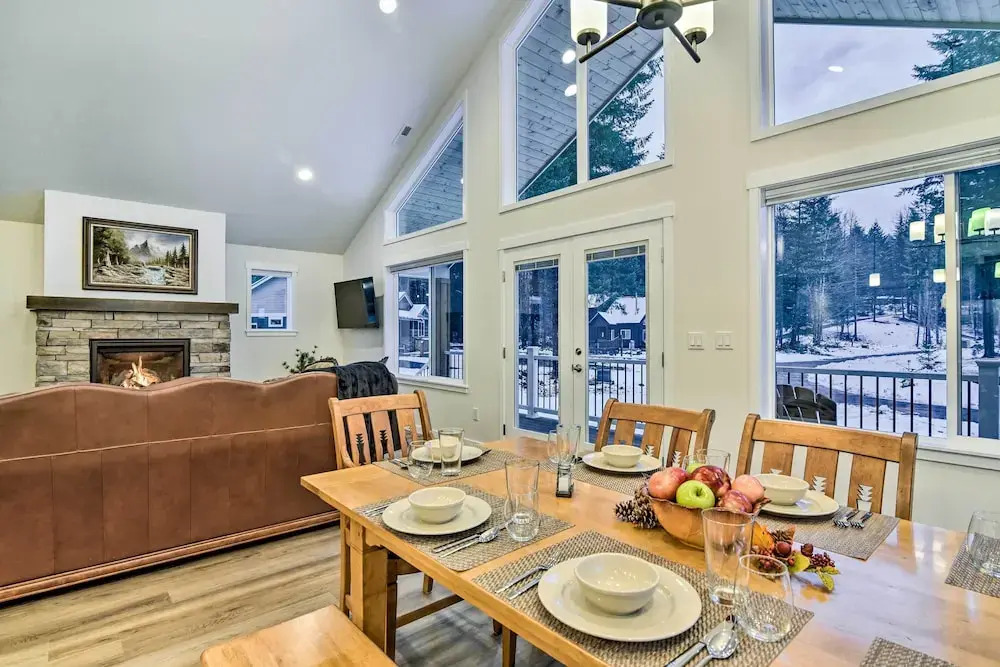 Family-Friendly Packwood Retreat w/ Deck