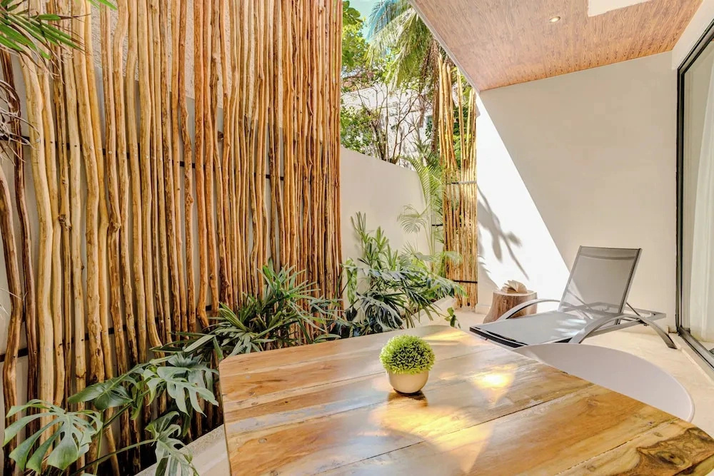 Lalola DownTown Boutique Apartments