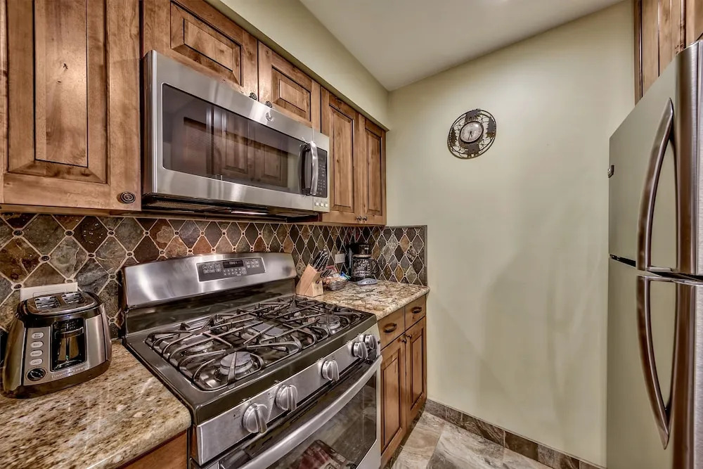 Newly Remodeled 2 Bedroom Townhome With Loft Townhouse by RedAwning