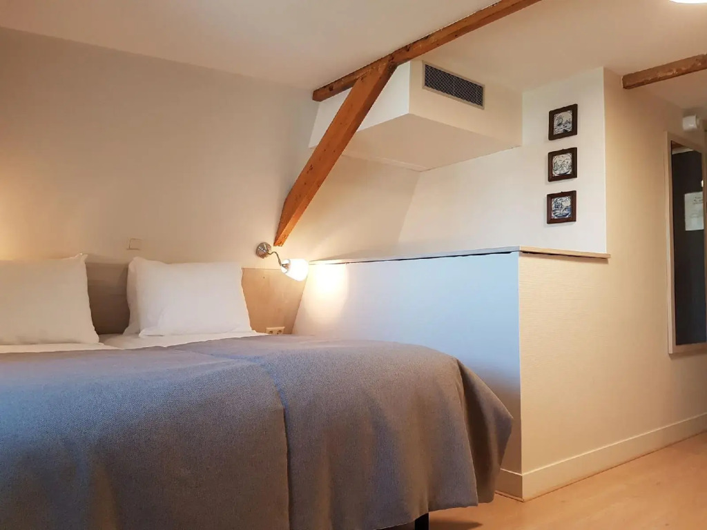 Adam Suites Hotel