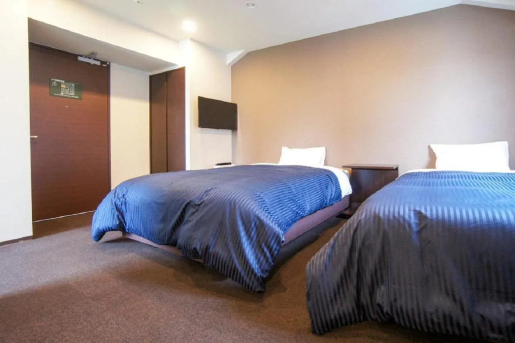 HOTEL LiVEMAX Yokohama Motomachi Ekimae