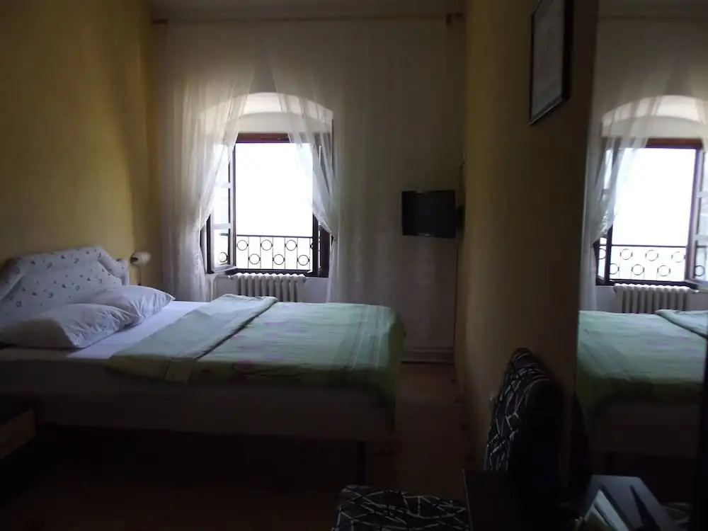 Apartment and Rooms Antun