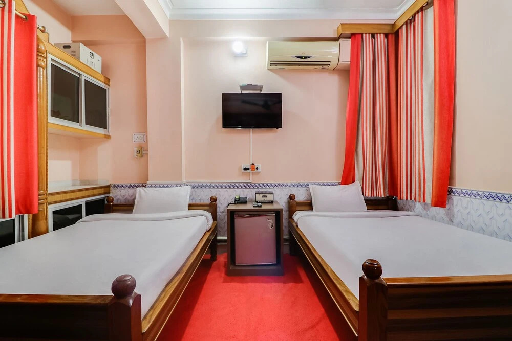 Hotel Madhu Complex by OYO Rooms