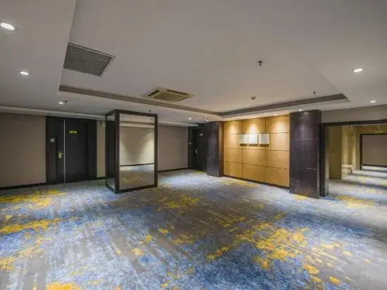 Jinpeng International Hotel (Duyun Dashiban Ancient Street)