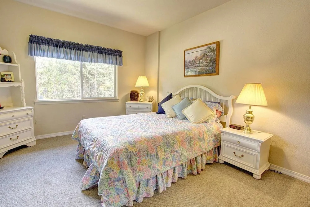 Tahoe Trails Lodge by Lake Tahoe Accommodations