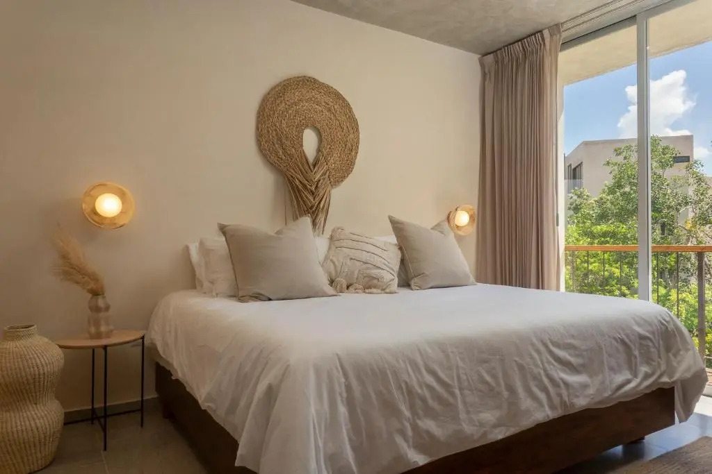 2 BedBath PRIVATE Rooftop & Pool for 6