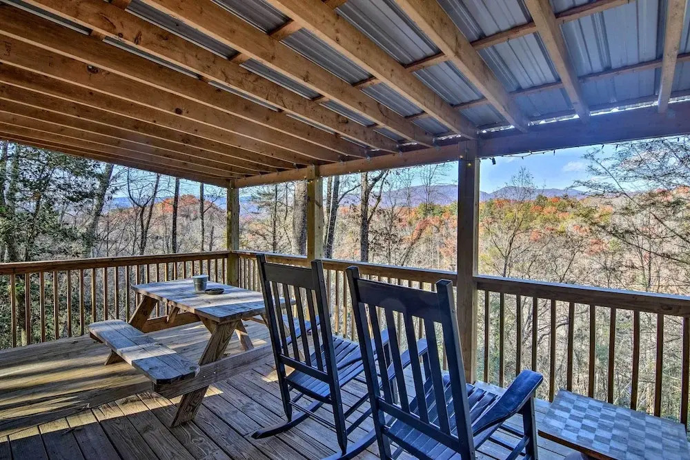 Natures Retreat w/ Hot Tub: 7 Mi to Bryson City