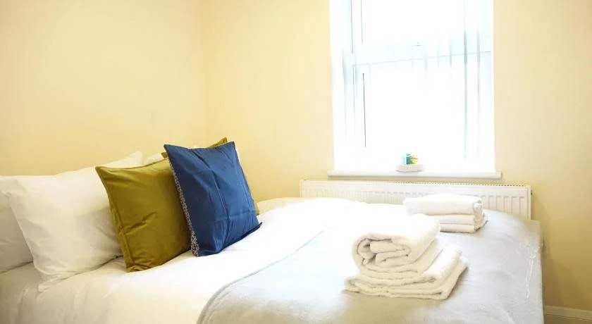 Heathrow Ensuite Rooms- Auto check in