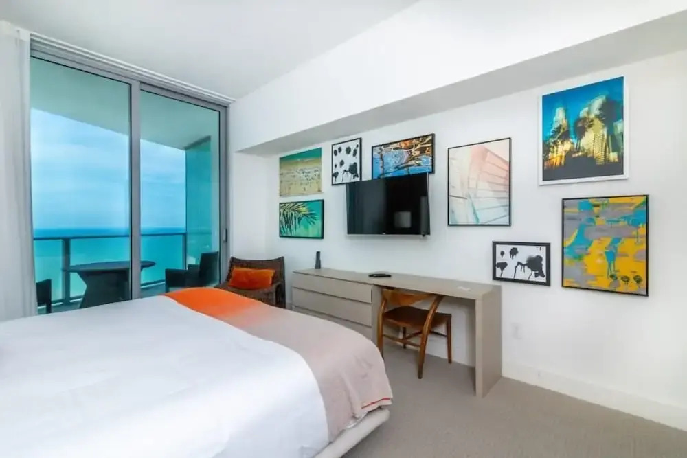 Hyde Beach Luxury -resort 1 Bedroom Apts by Redawning