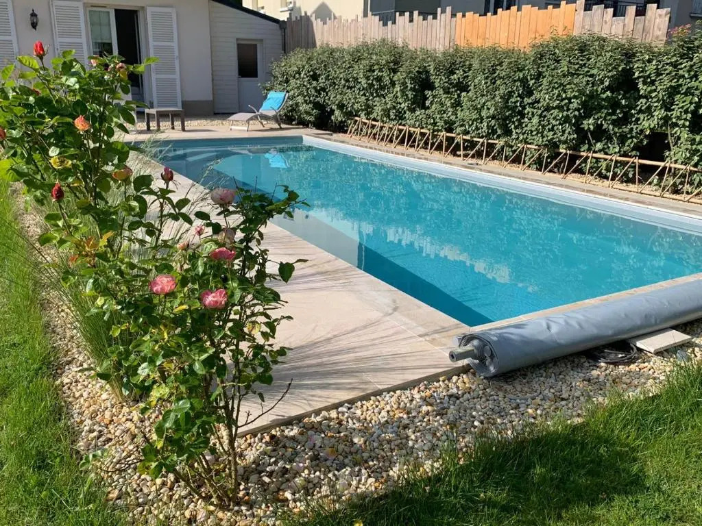 Chambre dhôtes de Verdigné Piscine chauffée Parking Wifi