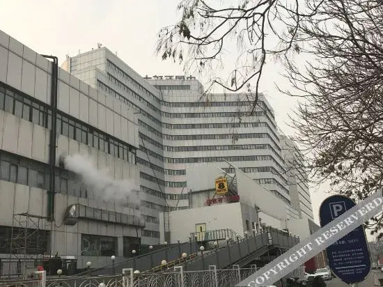 Super 8 Hotel (Beijing Bird's Nest Wukuang Building)