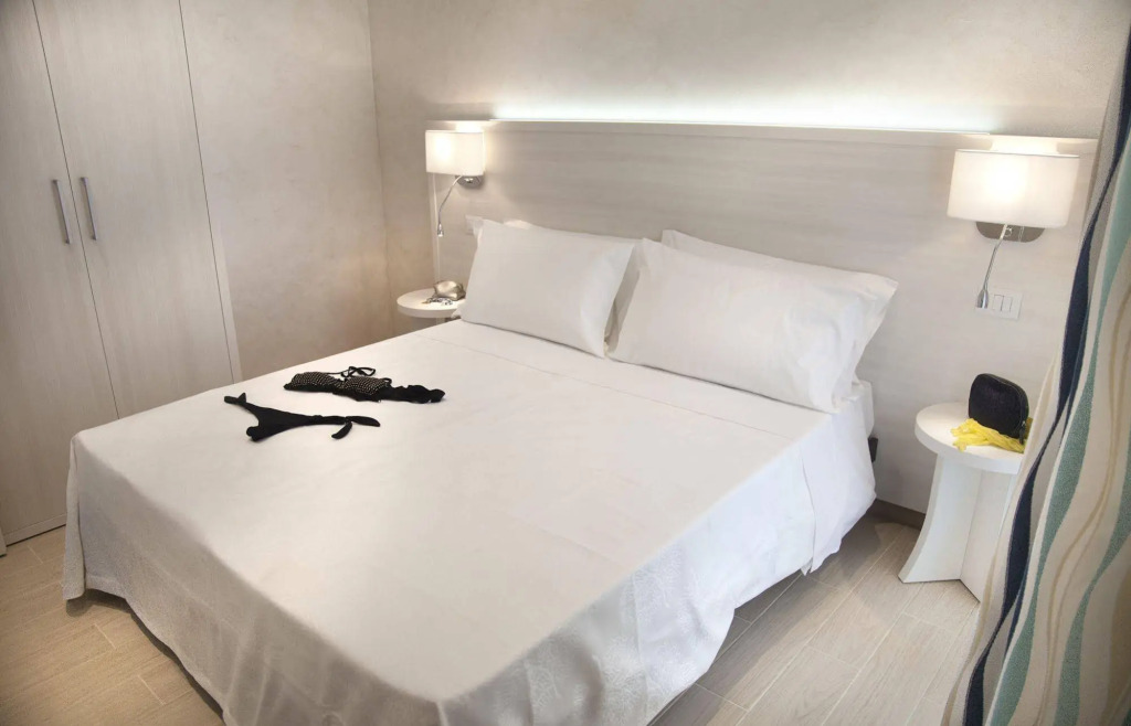 Marina Beach Suite Hotel