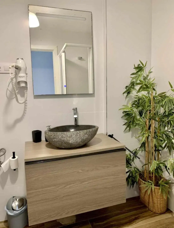 Apartamento F1 Urb Las Cañas