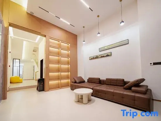 Xishang Mantingju Hotel (Jingdezhen People Square Tao Yang Alley)