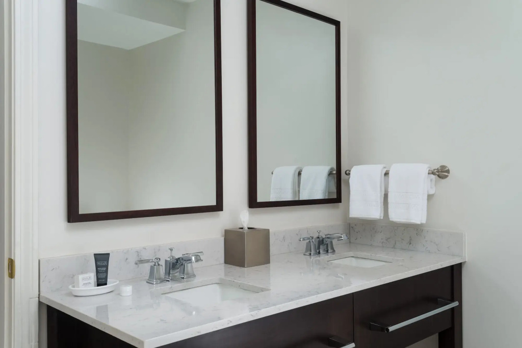 Inns at Equinox