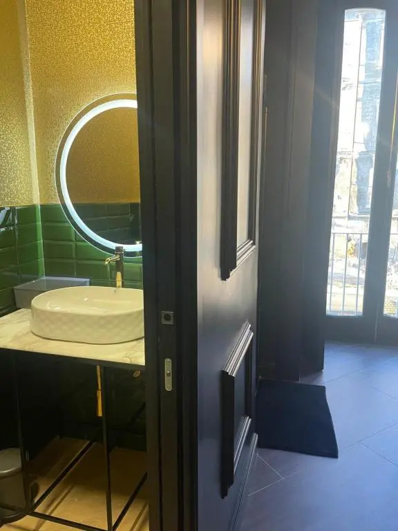 Ammos Suite
