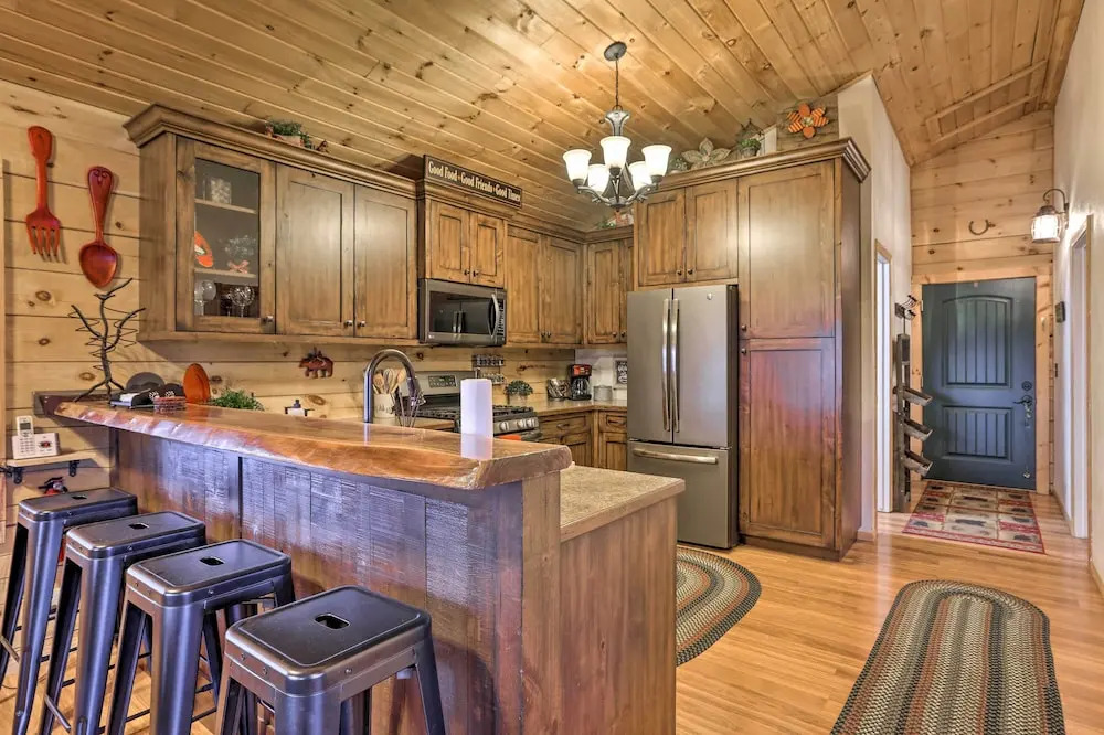 Cozy 'nora's Hideaway' - Charming, Quiet Log Cabin