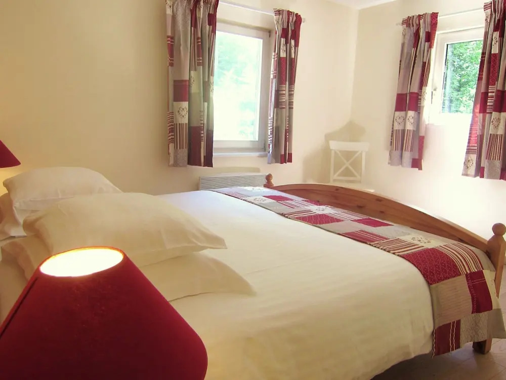 Cozy Chalet in Bohan Near Forest