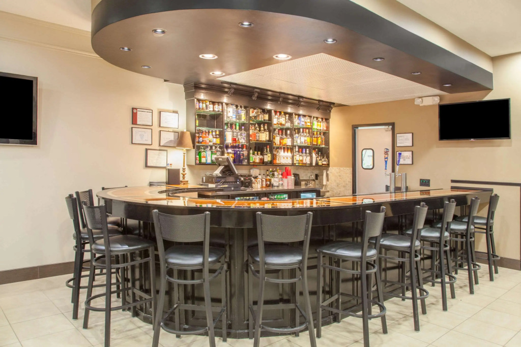 Hawthorn Extended Stay by Wyndham Bloomington