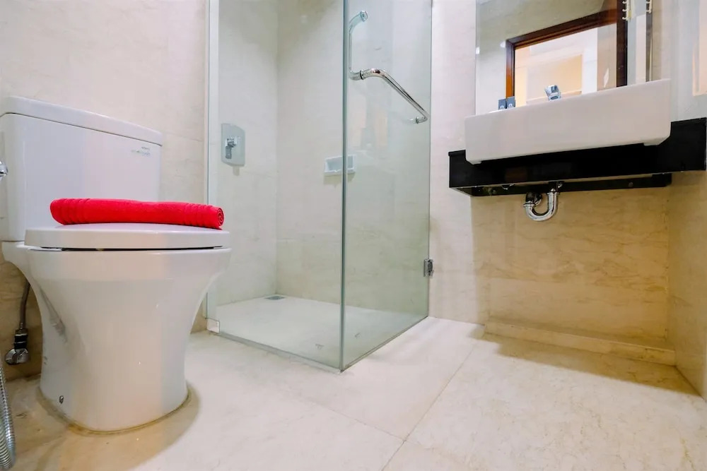 Best Emerald Studio Room Apartment at Capitol Park Residence