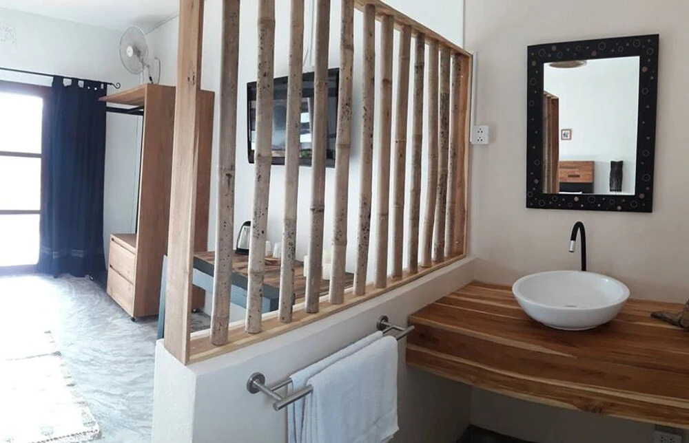Lauras Guest House-adult only
