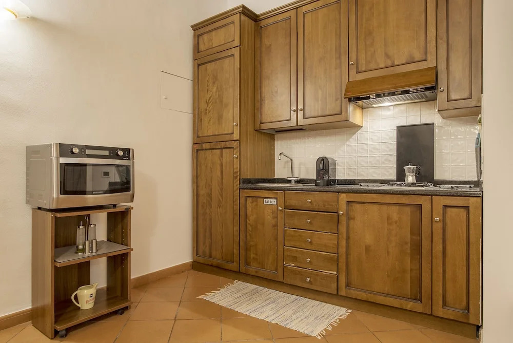 GuestHost - Elegant Apartment in Rome