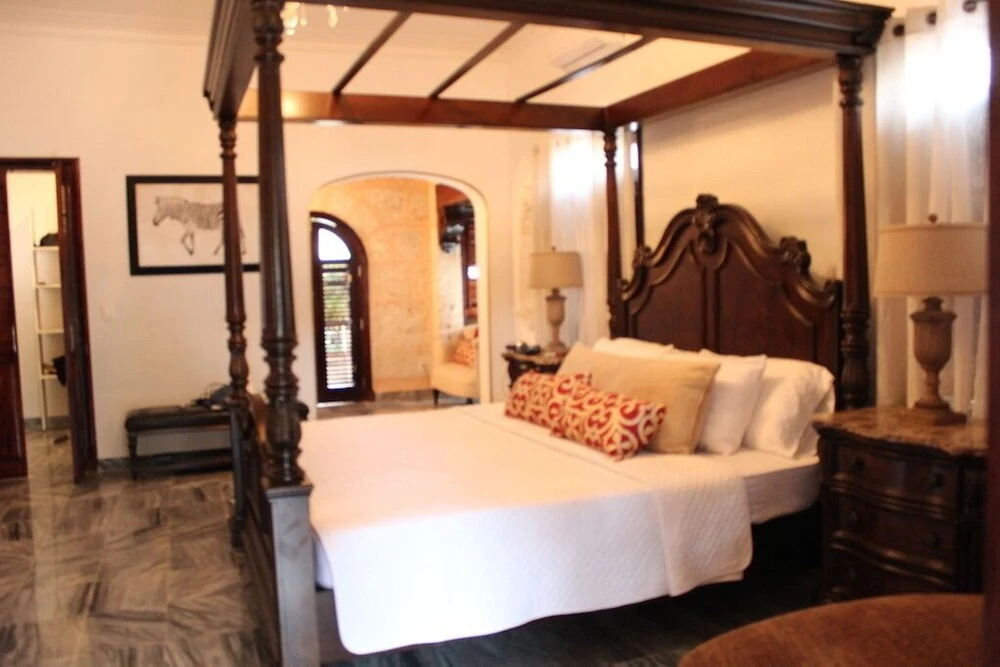 Luxury Castle in Miramar - PLF24