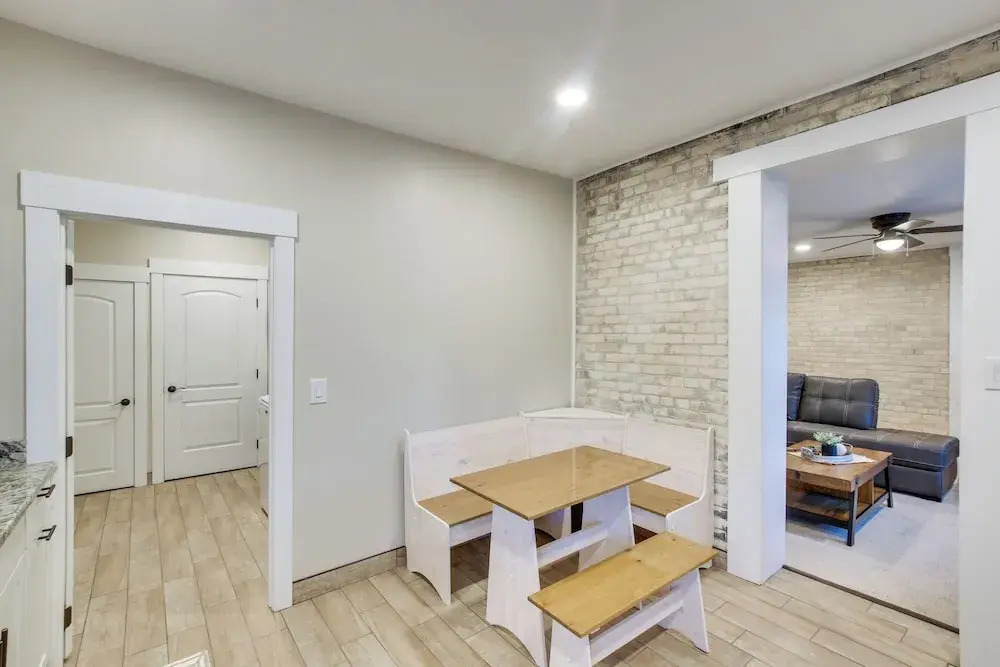 Stylish Logan Retreat w/ Smart TV + Central A/c!