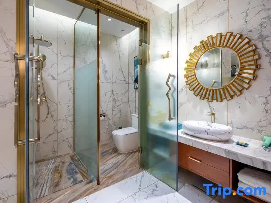 Yinhe Happy World Hotel