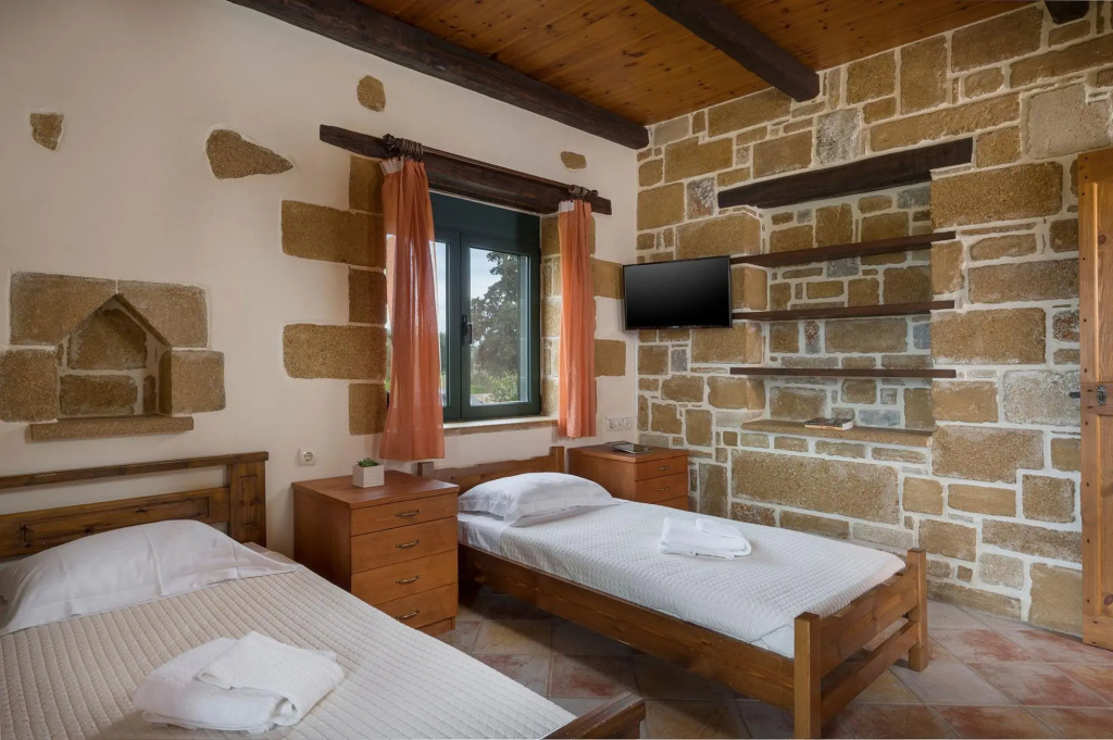 Athina Traditional Villa | Stalos