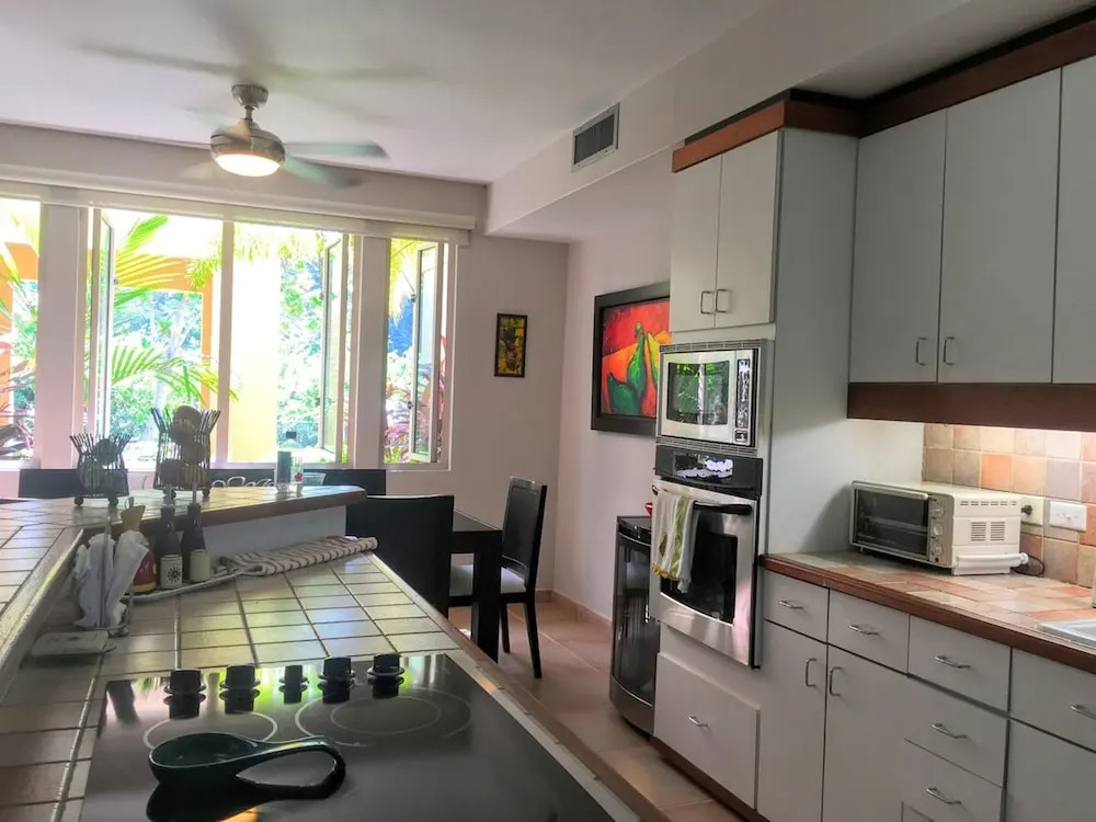 Villa Iris 2 Story Ocean View Villa w Pool Access & Generator