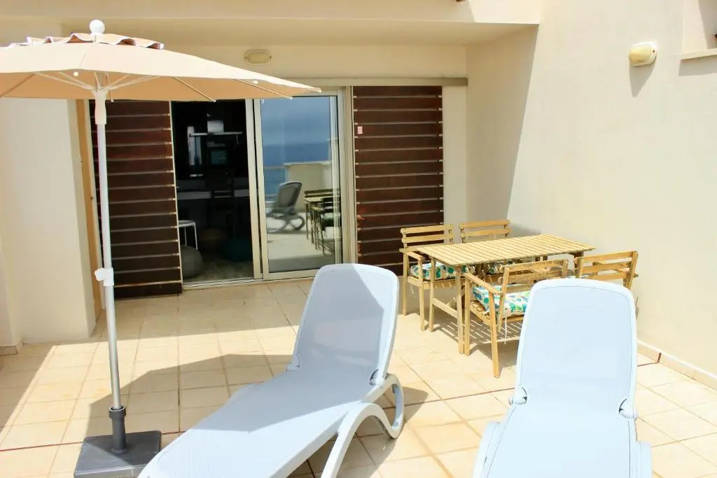 3Bdr + 2Bath Ocean View Apartment