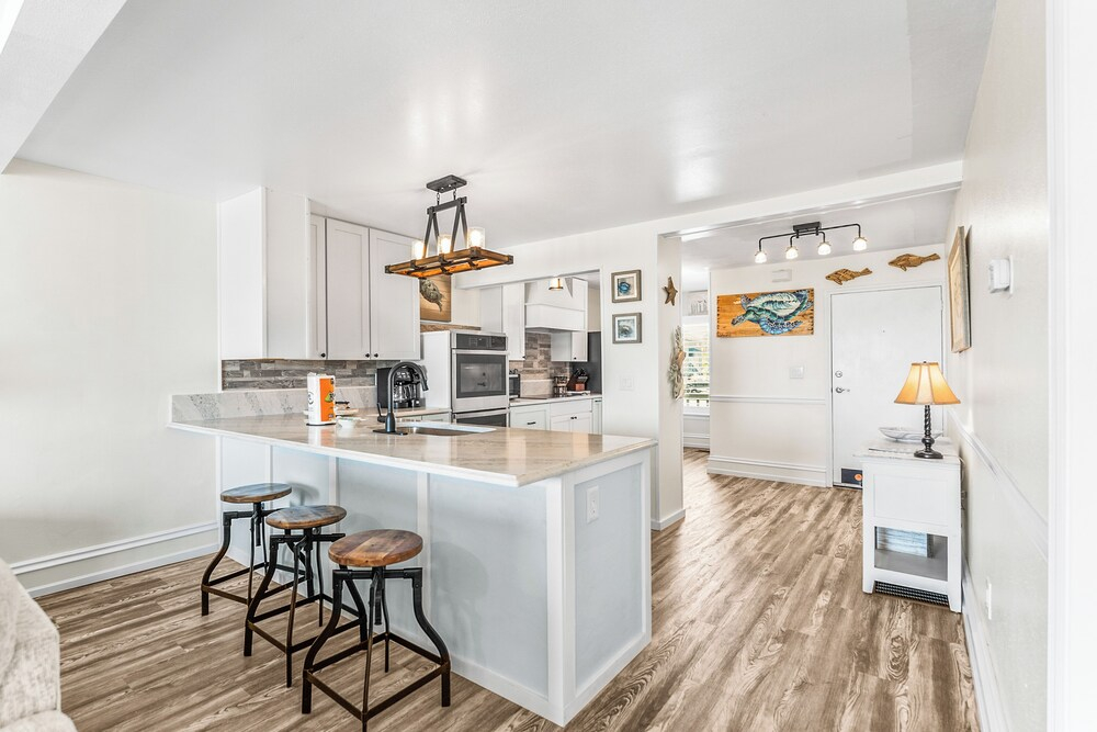 Oceanfront St Helena Island Condo w/ Beach Access!