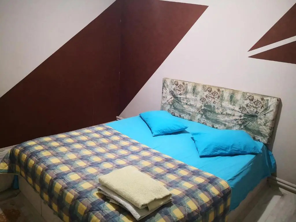 Çağlar apart