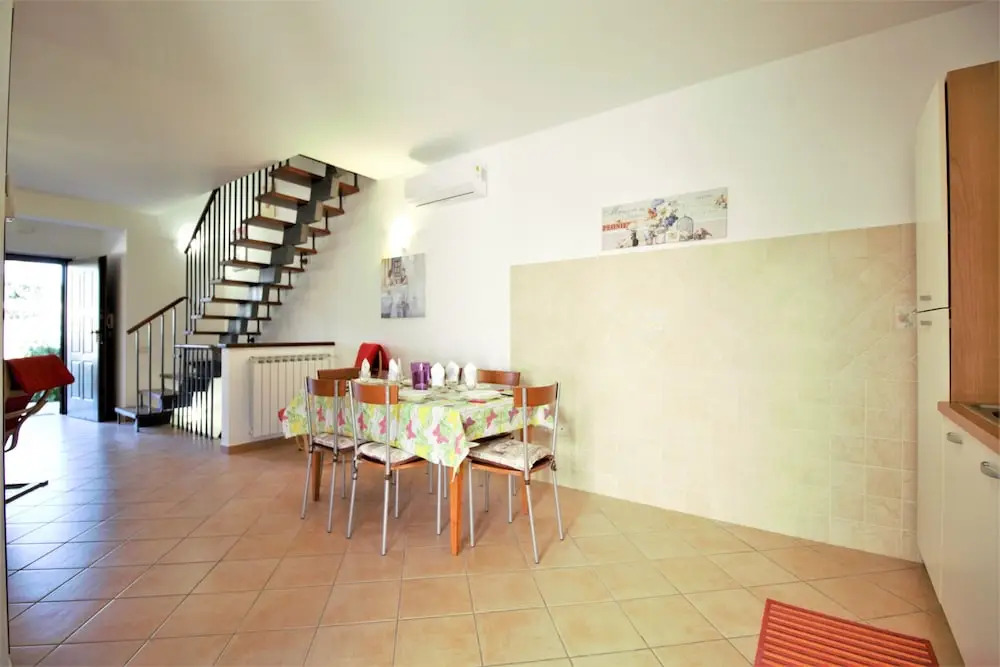 Holidaycasa Emiliano - Villa con Giardino Privato