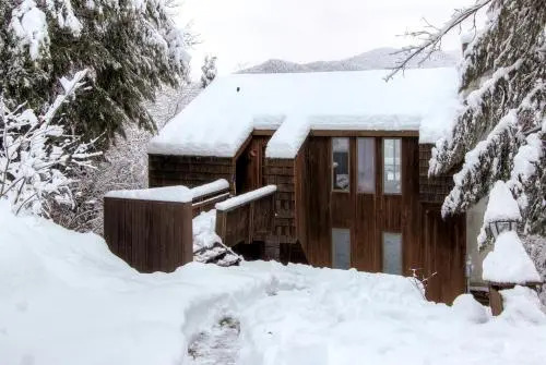 Cedar Rock Chalet