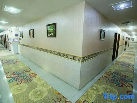 Jiahua Business Hotel (Guangzhou North Railway Station Huacheng Road Subway Station)