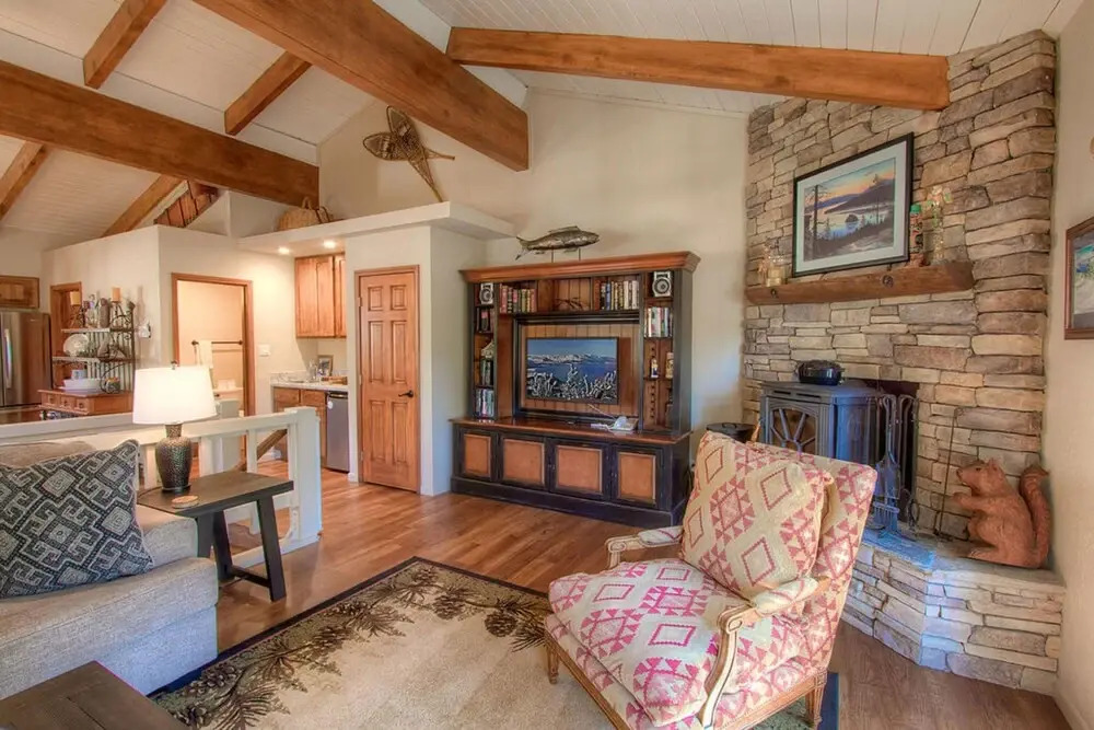 Cozy Bear Lodge
