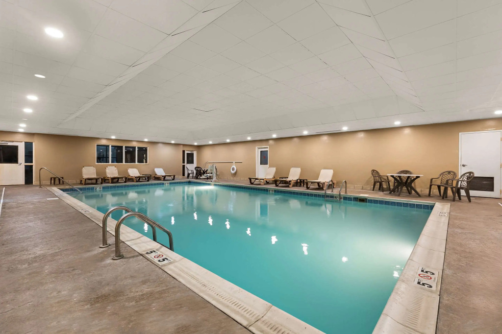 Comfort Suites Nashville near Percy Priest Lake