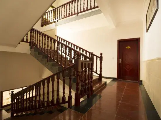 Langshan Bajiaozhai Xiao'er Farm House