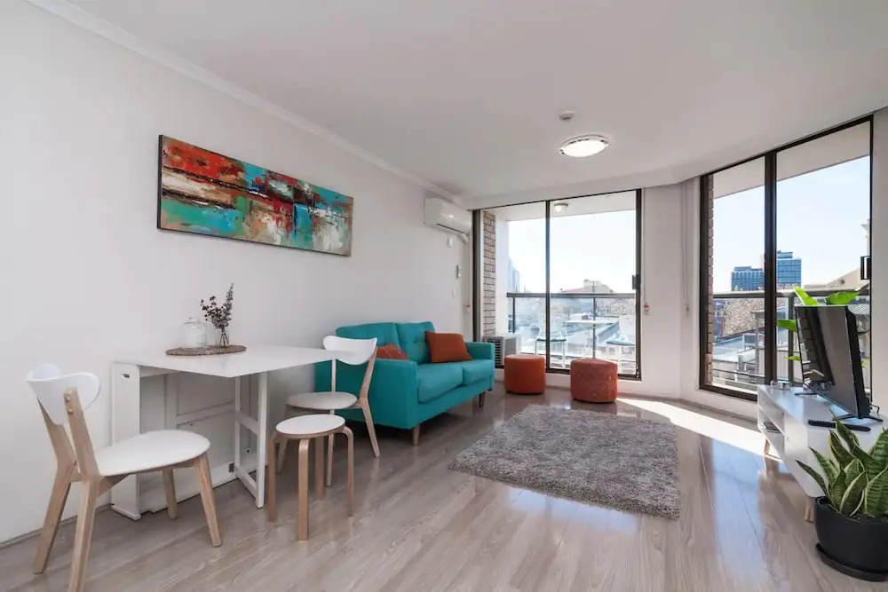 New Modern Apartment in Central Location