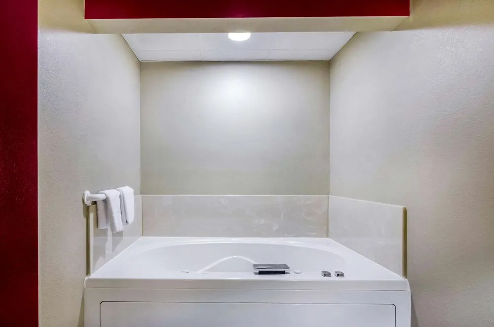 AmericInn Lodge & Suites Hesston