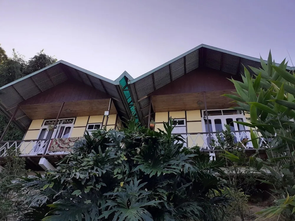 Himalayan Eagle Resort