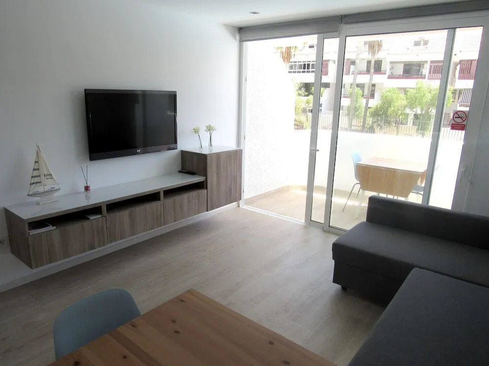 Apartment with One Bedroom in Playa de las Americas, with Pool Access, Furnished Balcony And Wifi - 500 M From the Beach