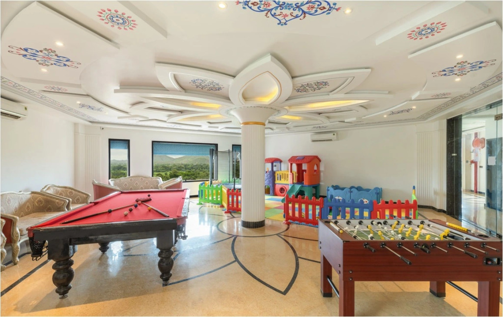 Traavista Aravali Mahal