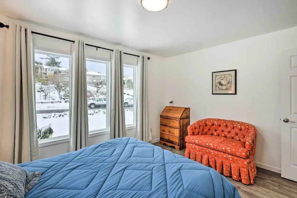 Anacortes Home w/ Views of Puget Sound