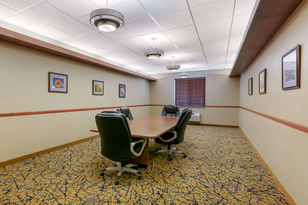 Best Western Golden Prairie Inn and Suites